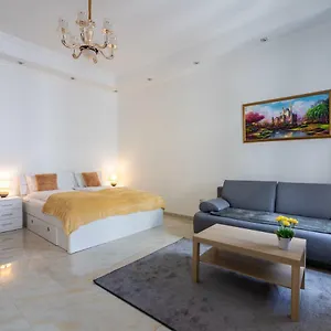 Town Hall Apartamento Budapest